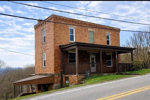Photo of 1119 Hancock Ave, Vandergrift, PA 15690 (MLS # 1761479)