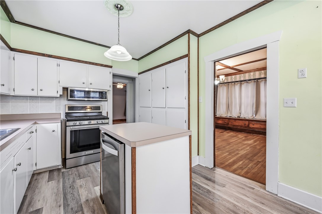 Sharon, Pennsylvania 16146, United States, 4 Bedrooms Bedrooms, ,3 BathroomsBathrooms,Residential,Active,243576