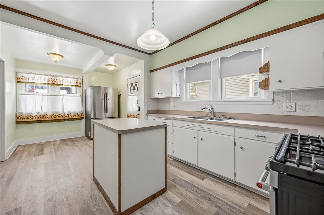 Sharon, Pennsylvania 16146, United States, 4 Bedrooms Bedrooms, ,3 BathroomsBathrooms,Residential,Active,243576