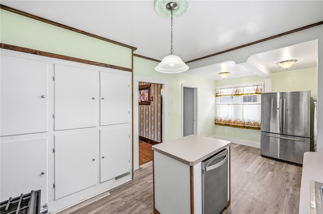 Sharon, Pennsylvania 16146, United States, 4 Bedrooms Bedrooms, ,3 BathroomsBathrooms,Residential,Active,243576