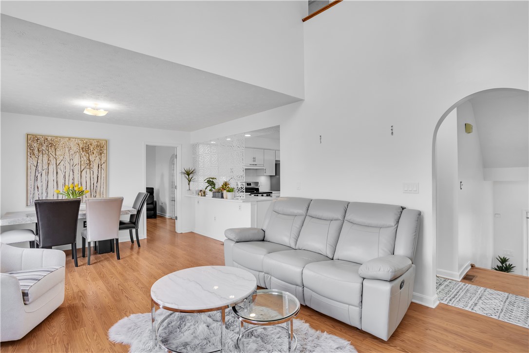 841 Sunset Cir