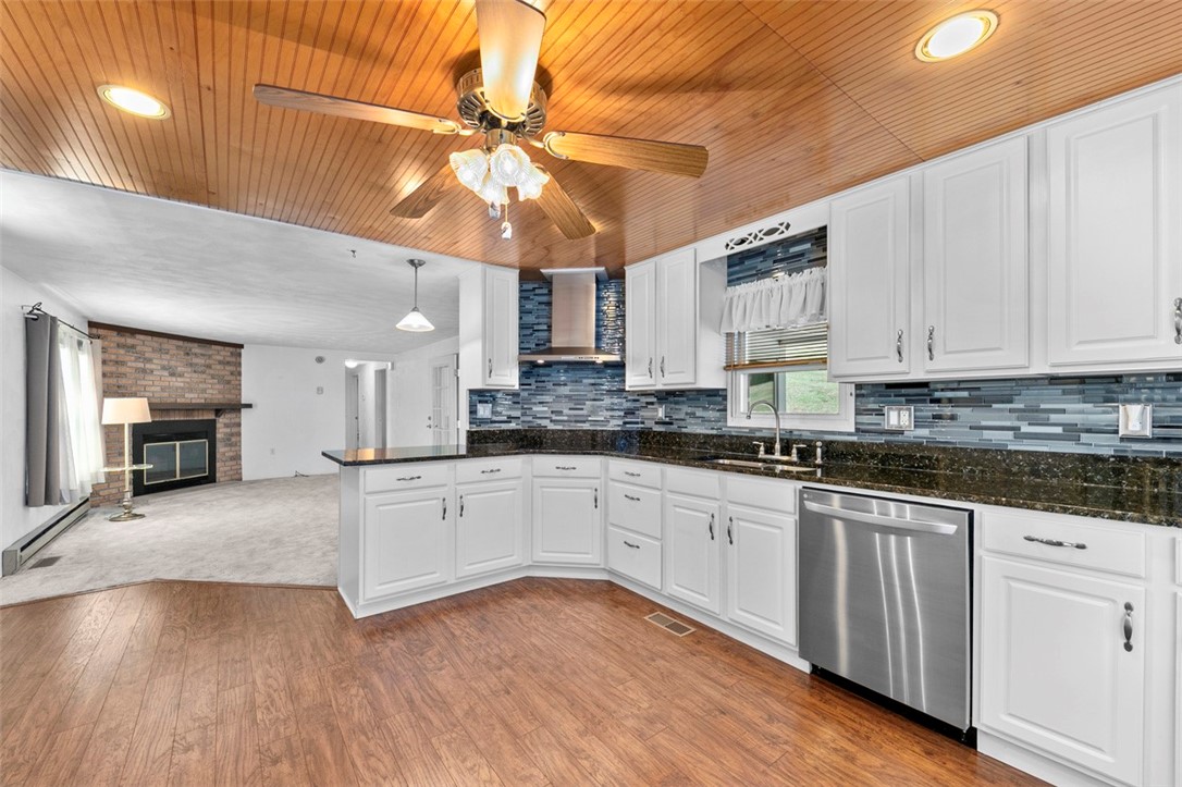 Vanderbilt, Pennsylvania 15486, United States, 3 Bedrooms Bedrooms, ,3 BathroomsBathrooms,Residential,Active,204034