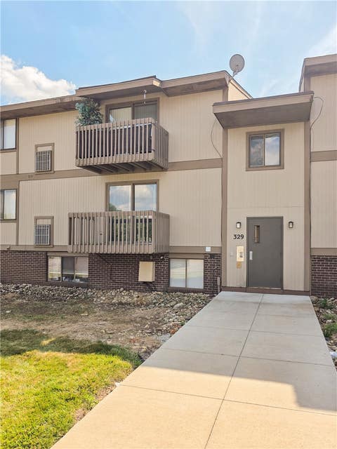 Photo of 329 Ridge Point Cir #23, Bridgeville, PA 15017 (MLS # 1764298)