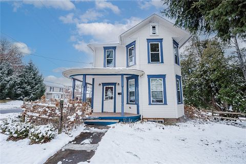 Photo of 598 S 6th St, Indiana, PA 15701 (MLS # 1732658)