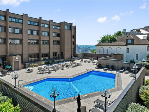 Photo of 1000 Grandview Ave #802, Pittsburgh, PA 15211 (MLS # 1736516)