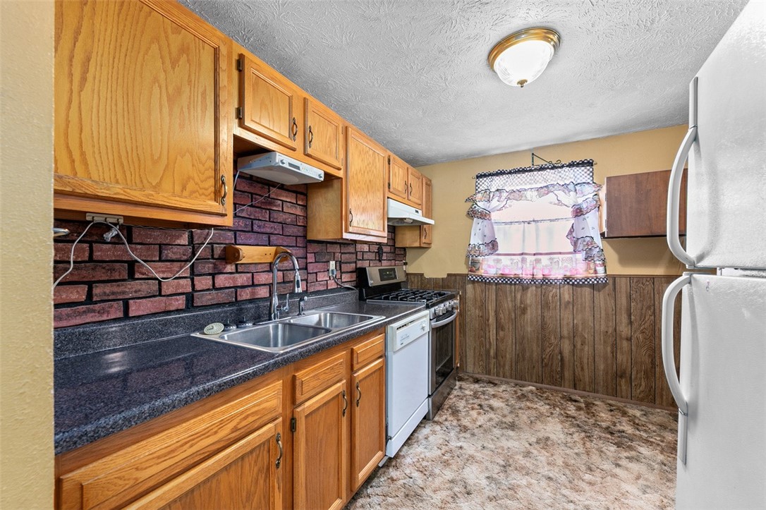 North Huntingdon, Pennsylvania 15642, United States, 3 Bedrooms Bedrooms, ,2 BathroomsBathrooms,Residential,Active,208077