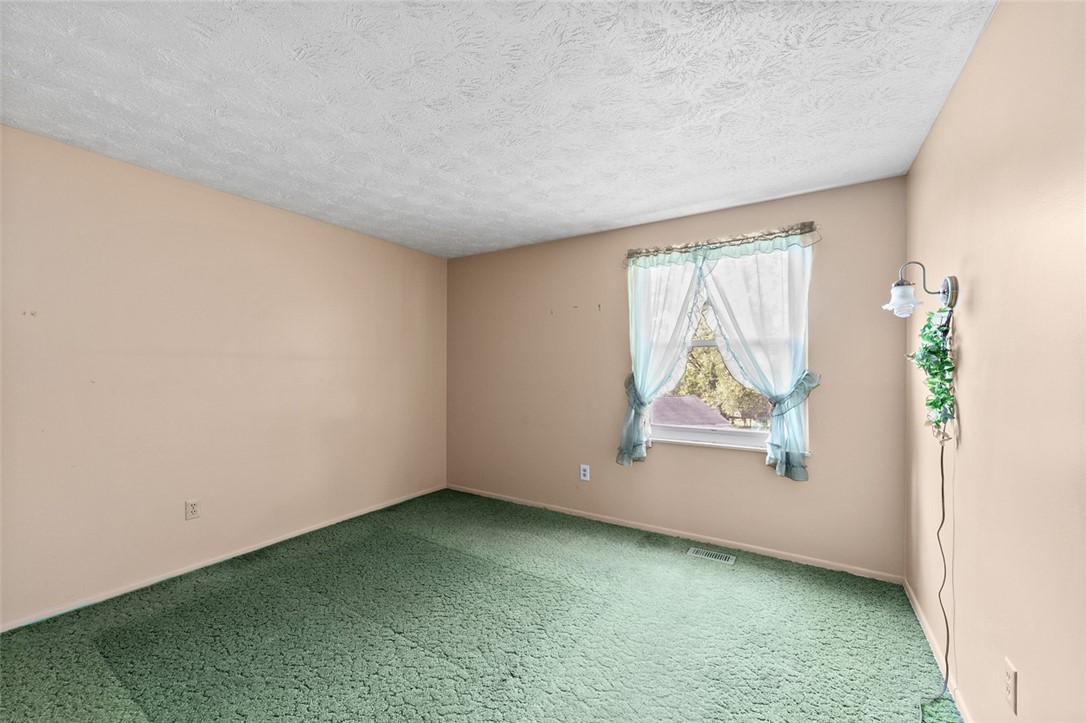 North Huntingdon, Pennsylvania 15642, United States, 3 Bedrooms Bedrooms, ,2 BathroomsBathrooms,Residential,Active,208077