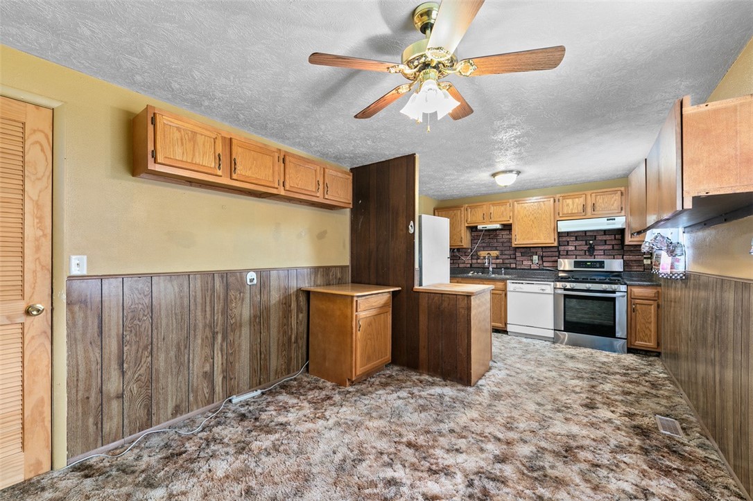 North Huntingdon, Pennsylvania 15642, United States, 3 Bedrooms Bedrooms, ,2 BathroomsBathrooms,Residential,Active,208077