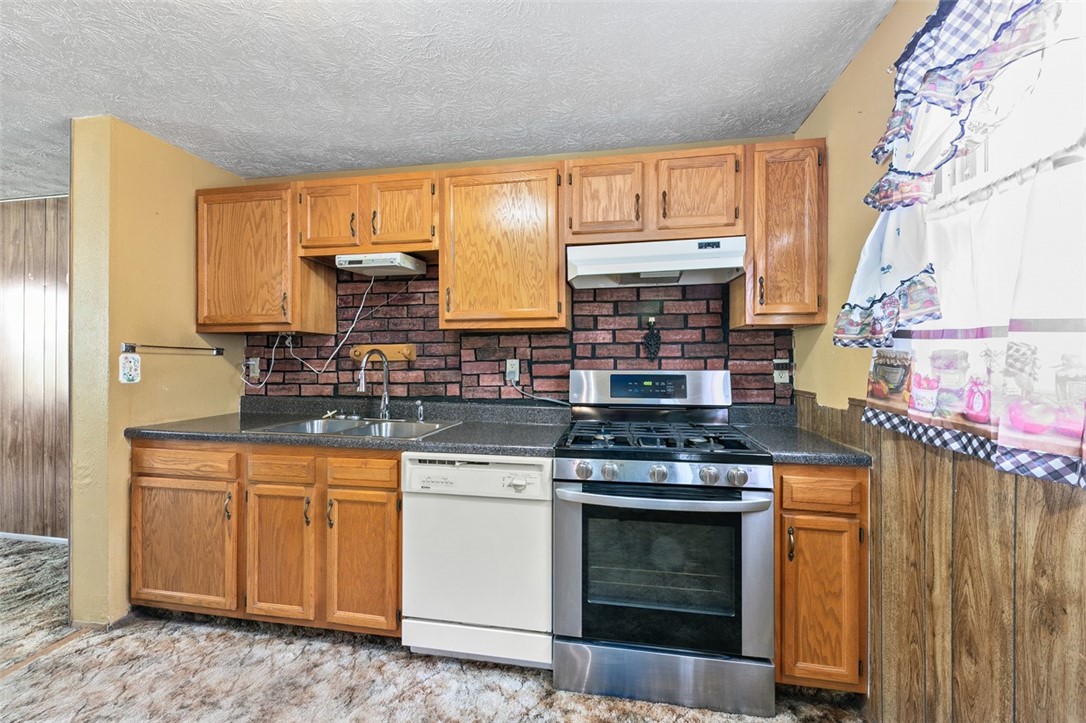 North Huntingdon, Pennsylvania 15642, United States, 3 Bedrooms Bedrooms, ,2 BathroomsBathrooms,Residential,Active,208077