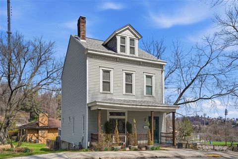 Photo of 1202 Romanhoff St, Pittsburgh, PA 15212 (MLS # 1746355)