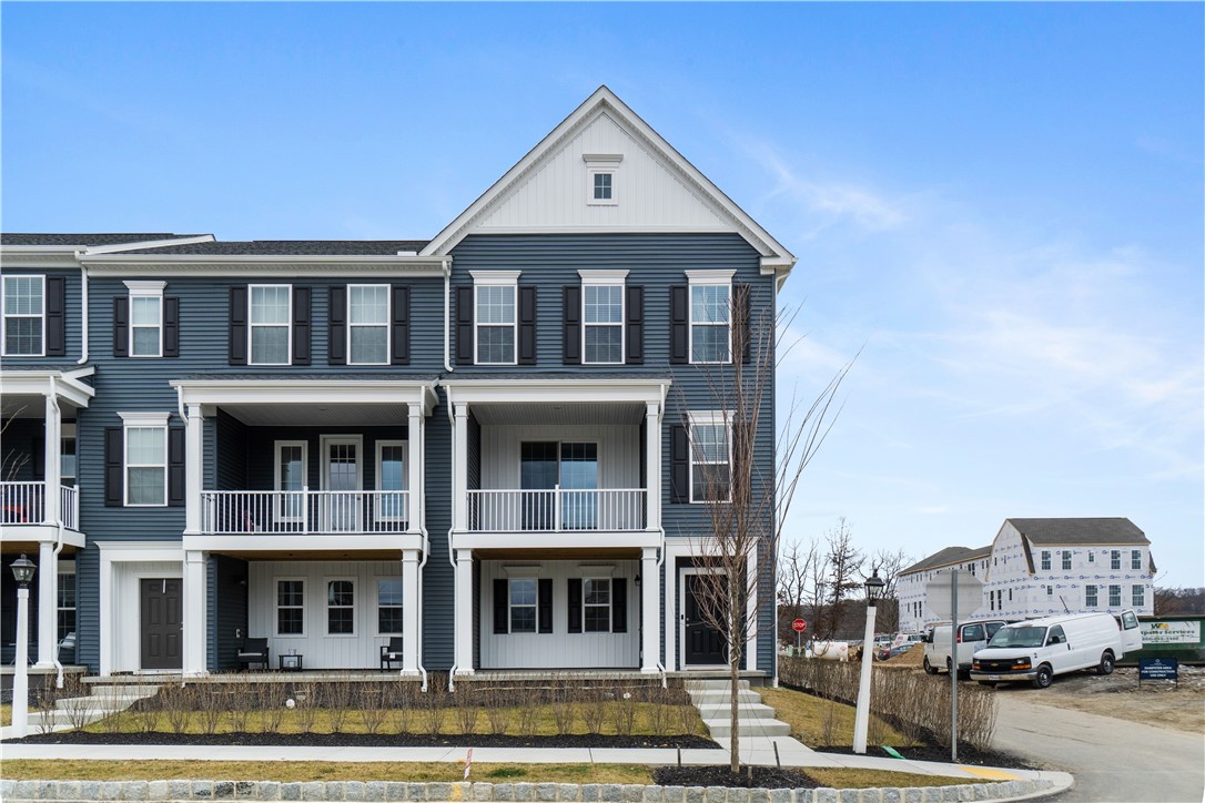 314 Harlequin St