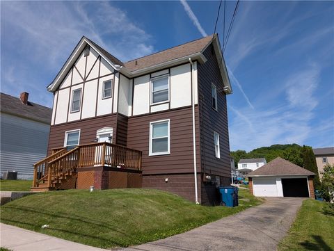Multifamily For Sale - 109 S 5th St<br/> Youngwood, PA 15697