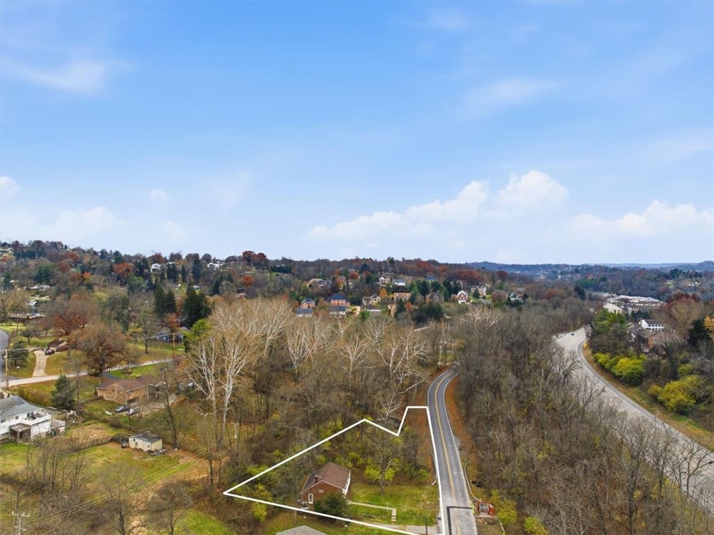 Upper St Clair, Pennsylvania 15241, United States, 4 Bedrooms Bedrooms, ,2 BathroomsBathrooms,Residential,Contingent,246757