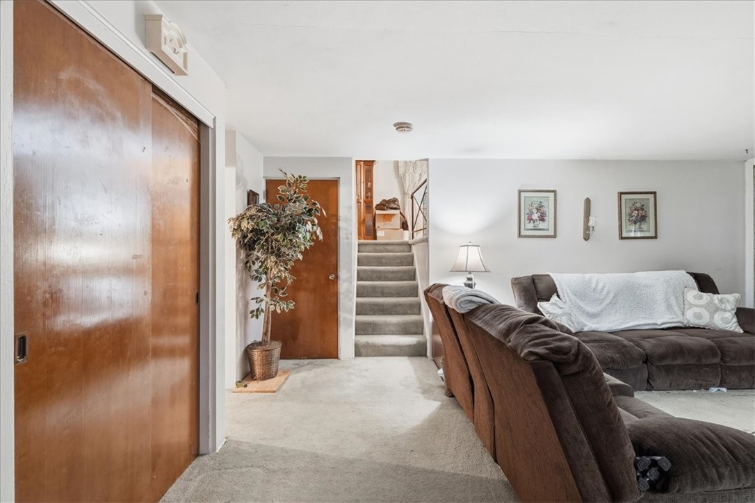 Upper St Clair, Pennsylvania 15241, United States, 4 Bedrooms Bedrooms, ,2 BathroomsBathrooms,Residential,Contingent,246757