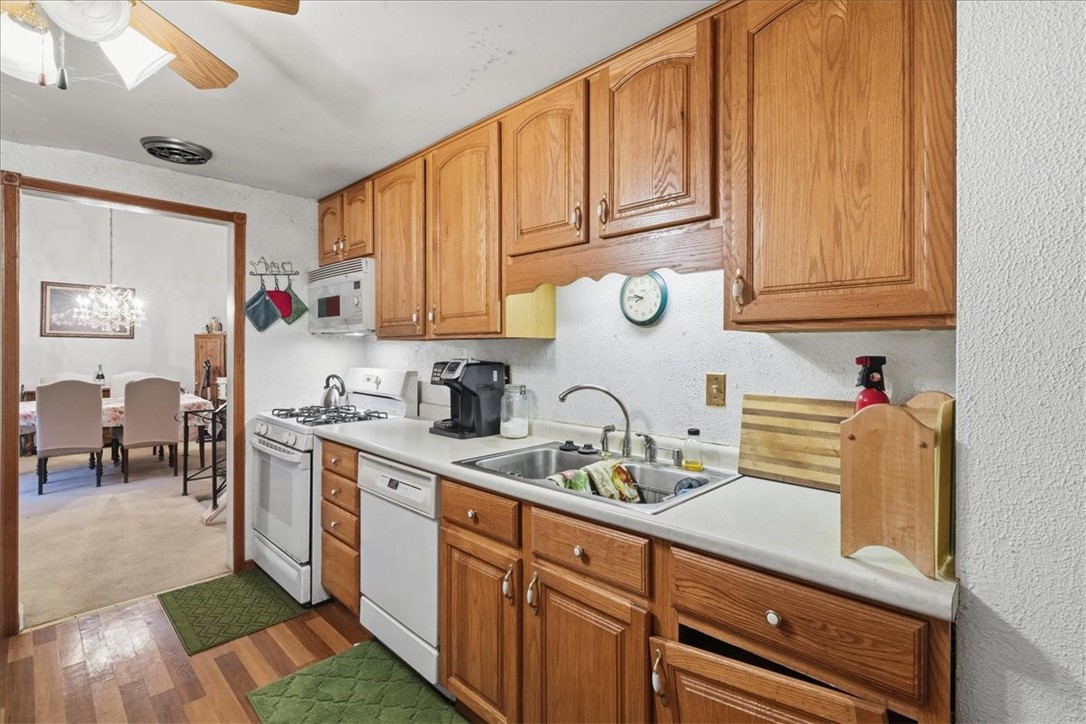 Upper St Clair, Pennsylvania 15241, United States, 4 Bedrooms Bedrooms, ,2 BathroomsBathrooms,Residential,Contingent,246757