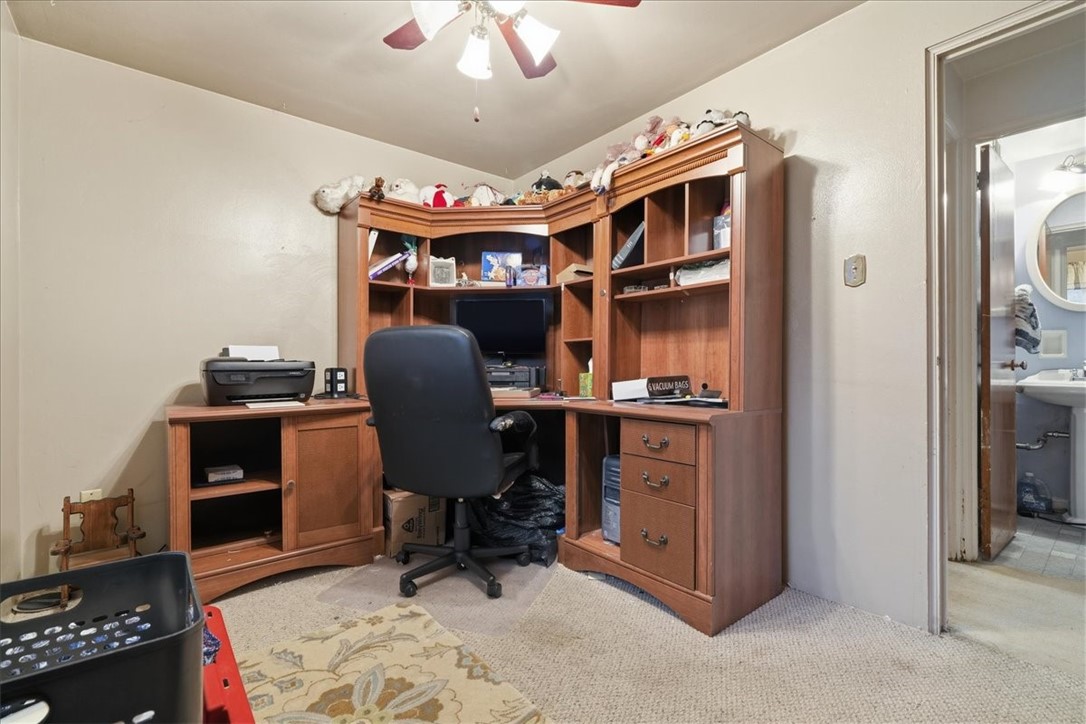 Upper St Clair, Pennsylvania 15241, United States, 4 Bedrooms Bedrooms, ,2 BathroomsBathrooms,Residential,Contingent,246757