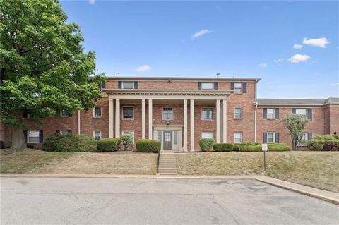 126 Jamestown F Scott Twp PA 15216