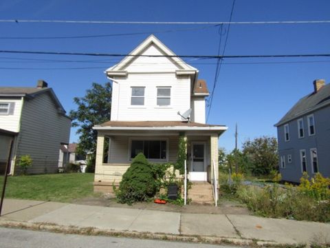 Photo of 227 E 15th Ave, Homestead, PA 15120 (MLS # 1727001)