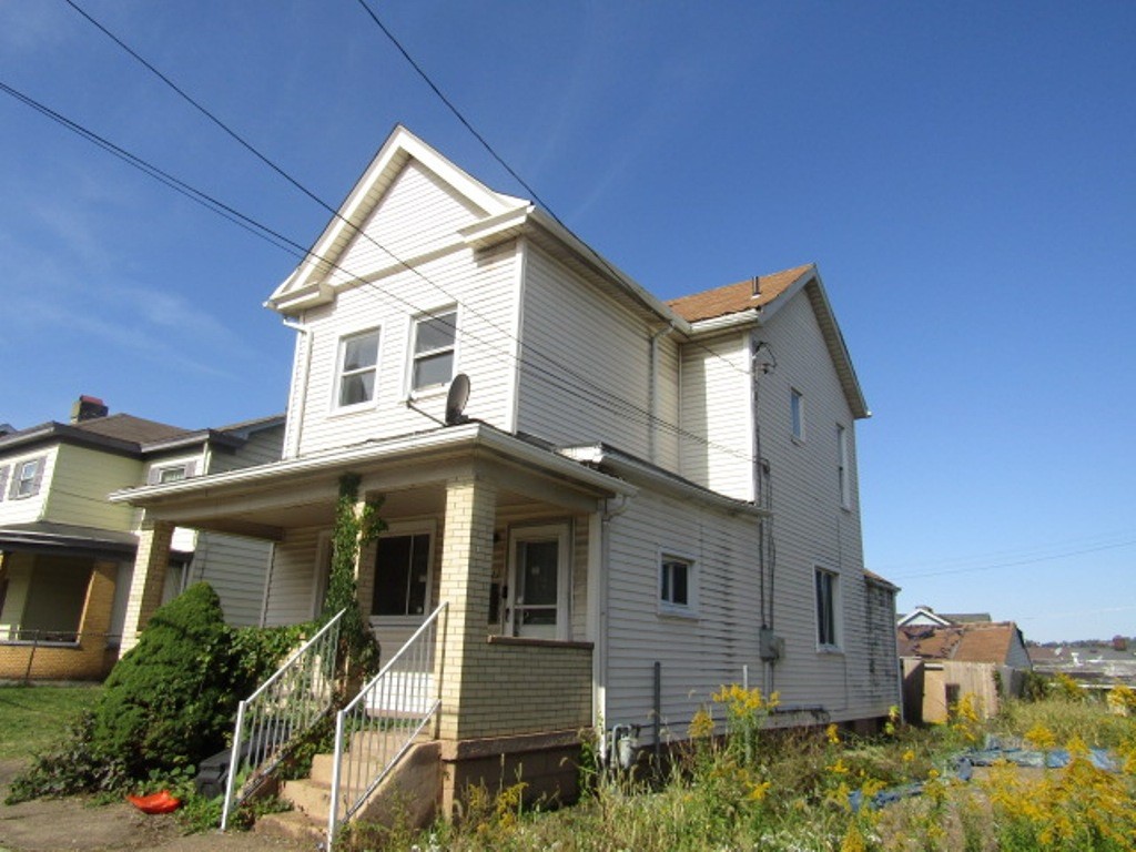 227 E 15th Ave