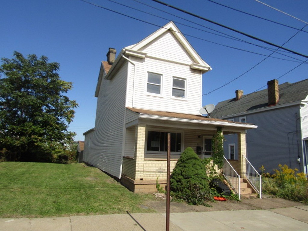 227 E 15th Ave