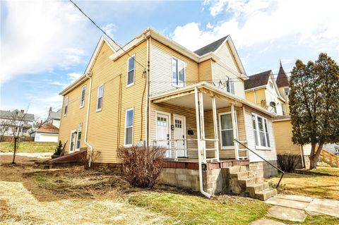 Photo of 450 Jefferson Ave, Washington, PA 15301 (MLS # 1740331)