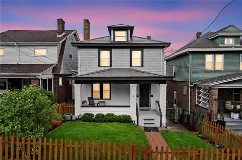 Photo of 1238 Creedmoor Ave, Pittsburgh, PA 15226 (MLS # 1752926)