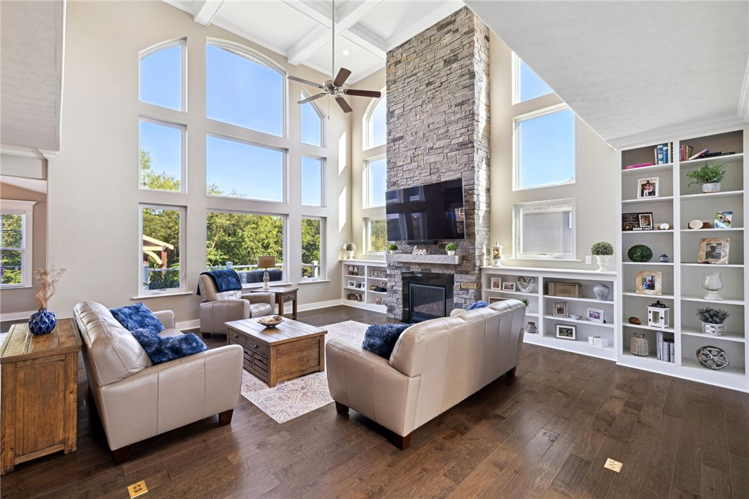 212 Stoneridge Lane