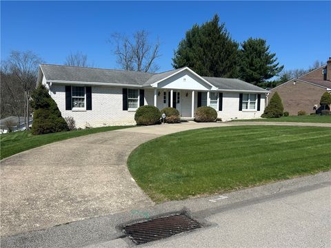 Photo of 15 Holly Ridge Rd, Washington, PA 15301 (MLS # 1747767)