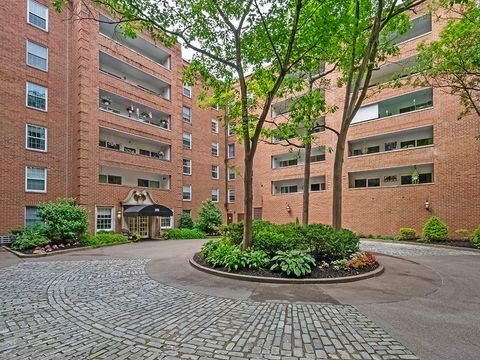 Photo of 300 Fox Chapel Rd #511, Pittsburgh, PA 15238 (MLS # 1760945)