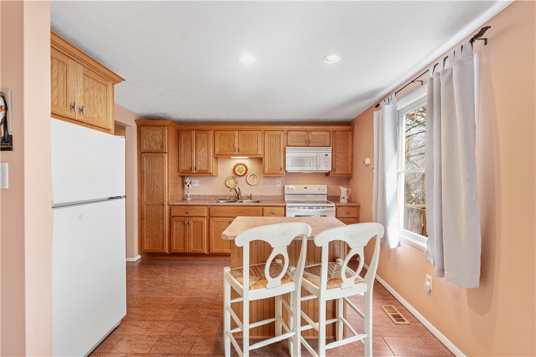 North Strabane, Pennsylvania 15317, United States, 3 Bedrooms Bedrooms, ,3 BathroomsBathrooms,Residential,Contingent,110410