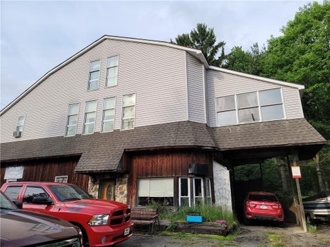 Photo for 471 Baldwin St