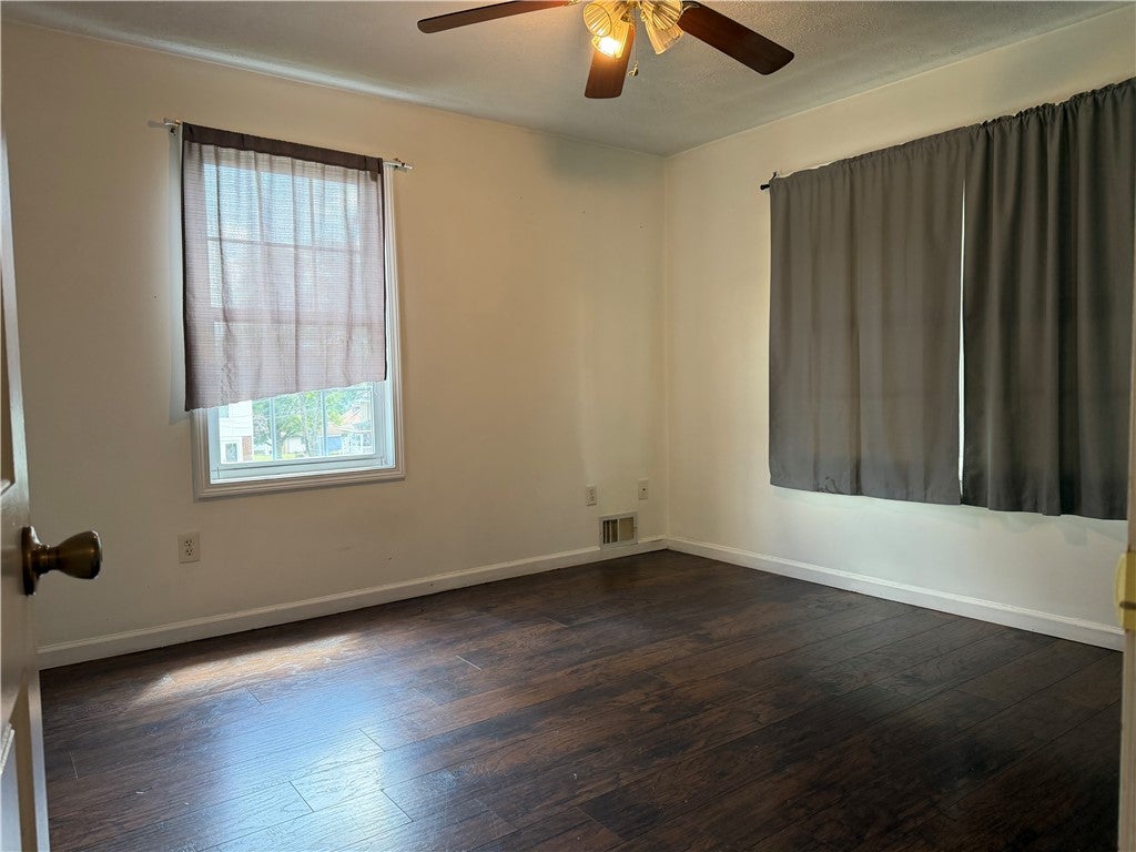 133 W Cooper St