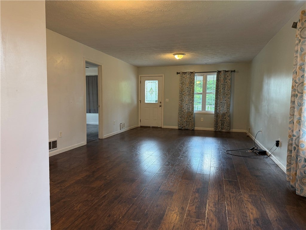 133 W Cooper St