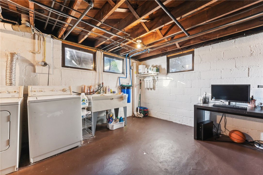 Latrobe, Pennsylvania 15650, United States, 3 Bedrooms Bedrooms, ,2 BathroomsBathrooms,Residential,Active,225864