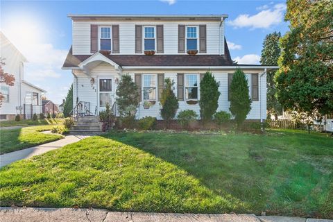 Photo of 721 Lehmer St, Latrobe, PA 15650 (MLS # 1724990)
