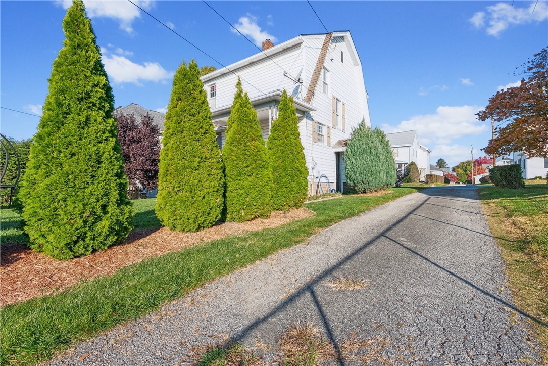 Latrobe, Pennsylvania 15650, United States, 3 Bedrooms Bedrooms, ,2 BathroomsBathrooms,Residential,Active,225864