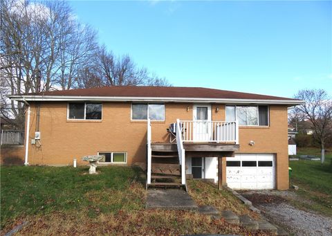 Photo of 204 Arlington Ave, Butler, PA 16001 (MLS # 1731698)