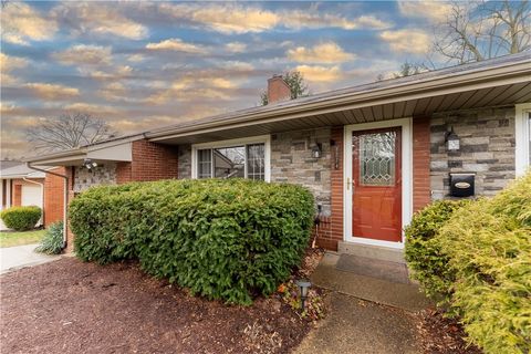 Photo of 1274 Folkstone Dr, Pittsburgh, PA 15243 (MLS # 1735510)