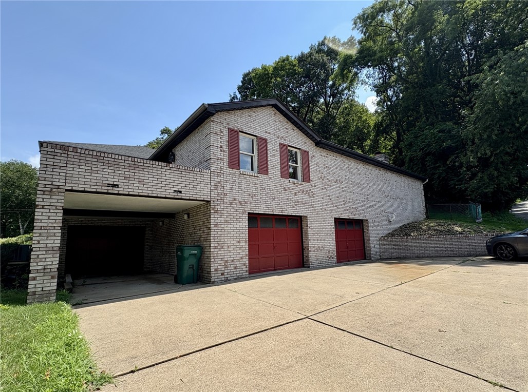 1900 GARRICK DRIVE
