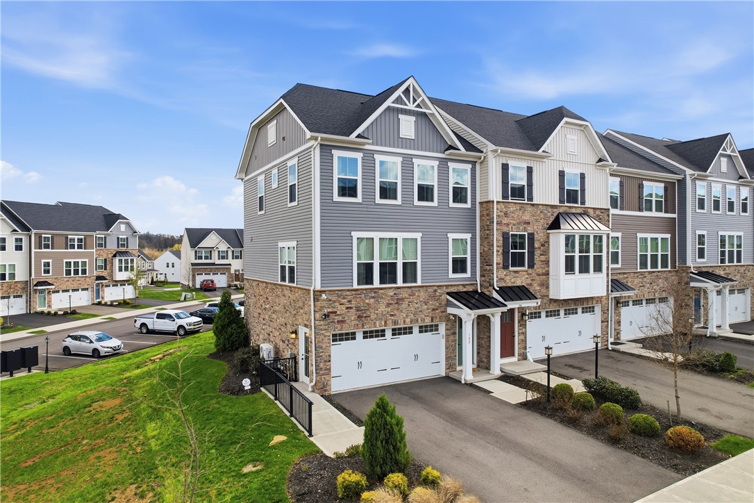 102 Lupine Dr