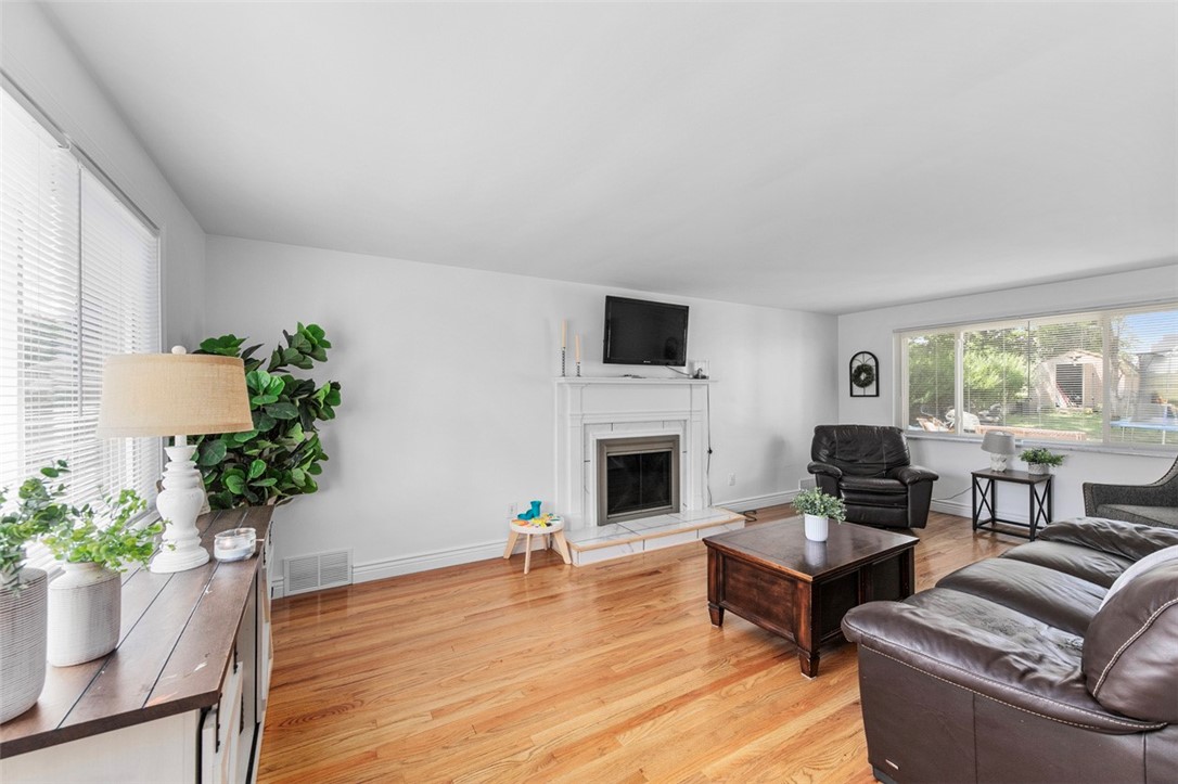 Murrysville, Pennsylvania 15668, United States, 5 Bedrooms Bedrooms, ,3 BathroomsBathrooms,Residential,Active,192400