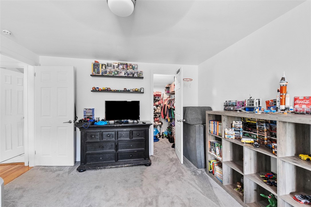 Murrysville, Pennsylvania 15668, United States, 5 Bedrooms Bedrooms, ,3 BathroomsBathrooms,Residential,Active,192400