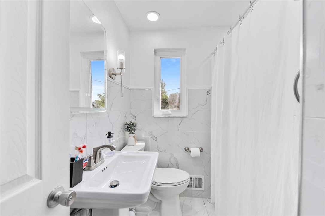 Murrysville, Pennsylvania 15668, United States, 5 Bedrooms Bedrooms, ,3 BathroomsBathrooms,Residential,Active,192400