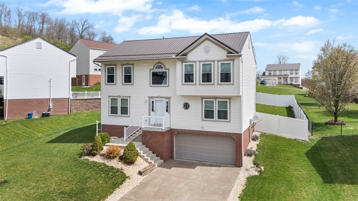 111 Stratford Ct, New Stanton, Pennsylvania image 1