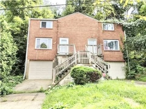 Photo of 2022 Lindsay Rd #2020, Pittsburgh, PA 15221 (MLS # 1725694)