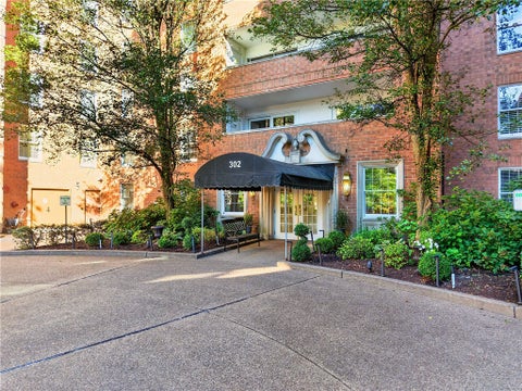 Condo For Sale - 302 Fox Chapel  Rd Rd #307<br/> O'Hara, PA 15238