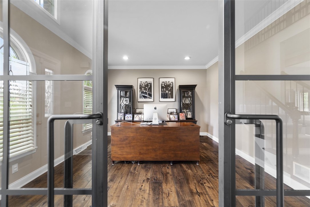 306 Hedgerow Drive