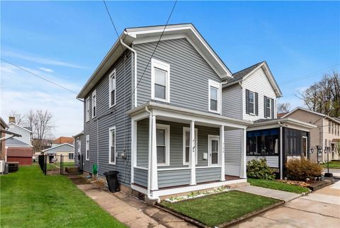 Photo of 715 5th St, New Brighton, PA 15066 (MLS # 1746875)