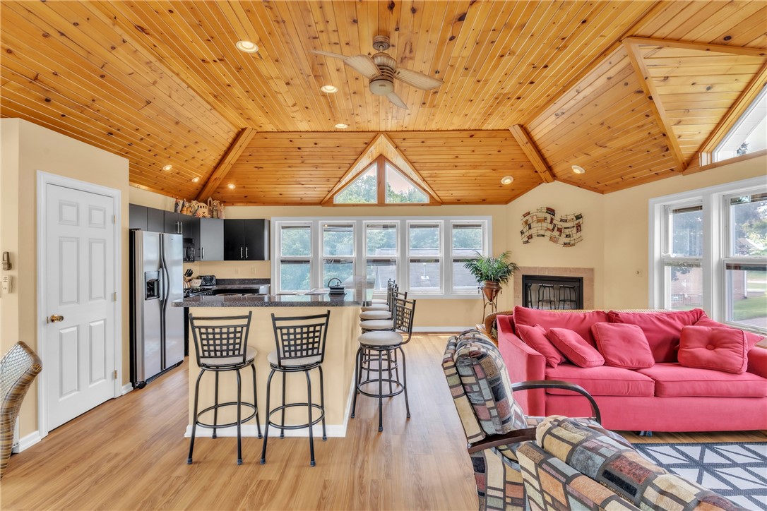 Harmony Twp, Pennsylvania 15003, United States, 4 Bedrooms Bedrooms, ,4 BathroomsBathrooms,Residential,Active,184461