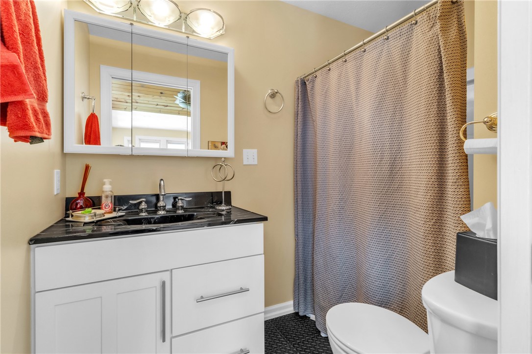 Harmony Twp, Pennsylvania 15003, United States, 4 Bedrooms Bedrooms, ,4 BathroomsBathrooms,Residential,Active,184461